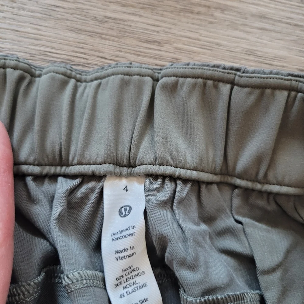 Lululemon Metropolis Maven HR Crop - Picture 9 of 11